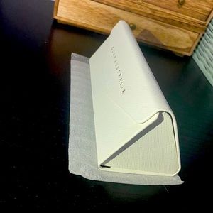 Quay Australia Embossed Trifold Sunglasses Case